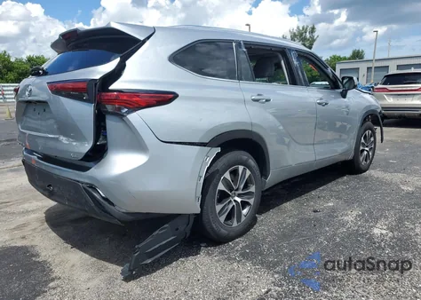 2020 Toyota Highlander Xle z USA, uszkodzony, nr VIN 5TDGZRAH2LS512356